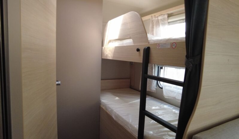 CARAVANA WEINSBERG CARACITO 500QDK lleno