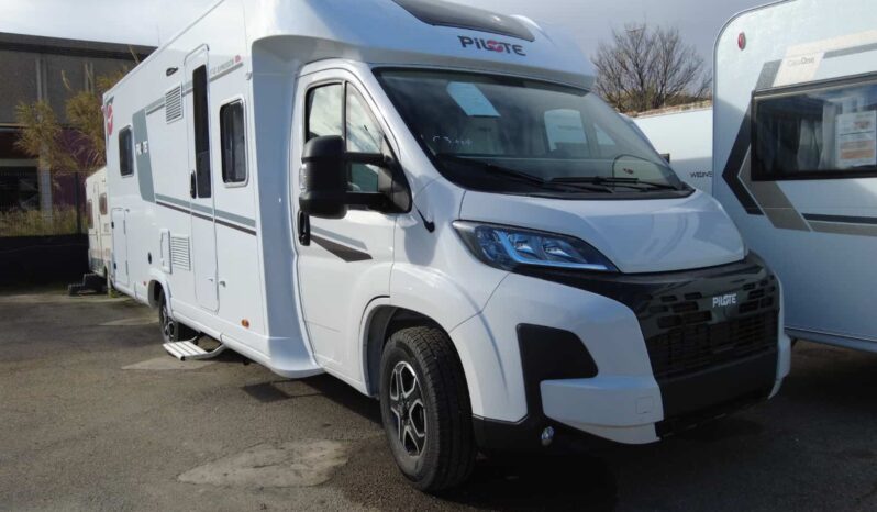 AUTOCARAVANA PILOTE P740FC ÉVIDENCE lleno