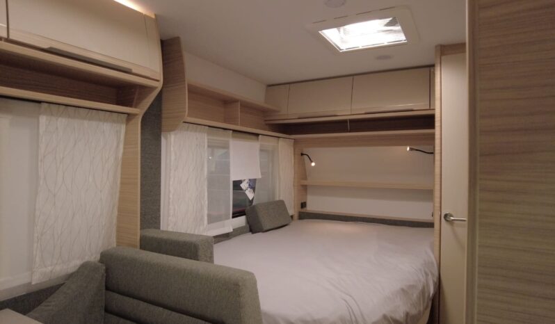 CARAVANA FENDT BIANCO ACTIV 390 FHS lleno