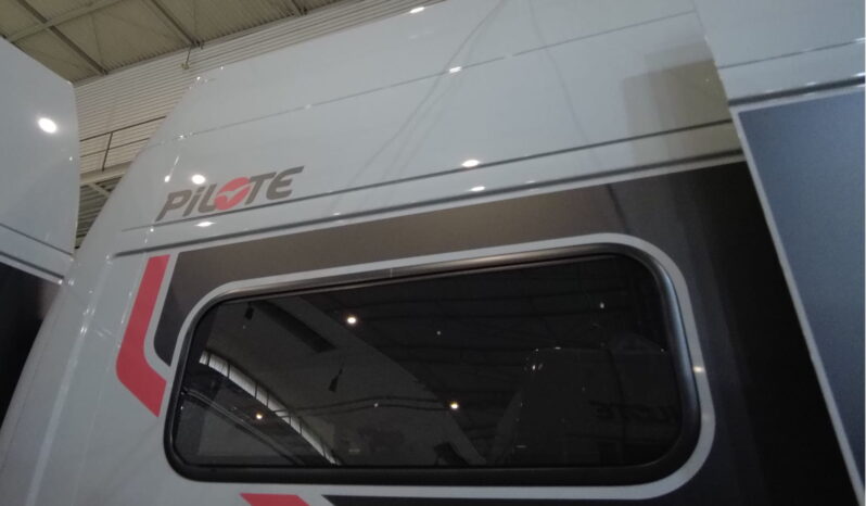 CAMPER PILOTE V633M EXPRESSION lleno