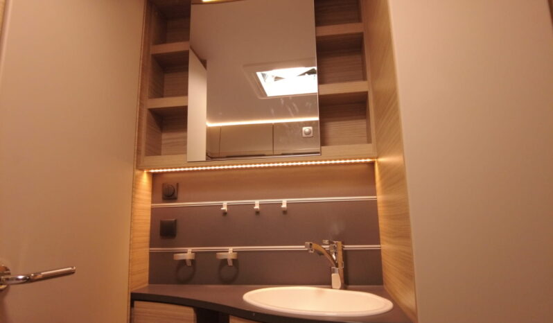 CARAVANA FENDT BIANCO ACTIV 445 SFB lleno