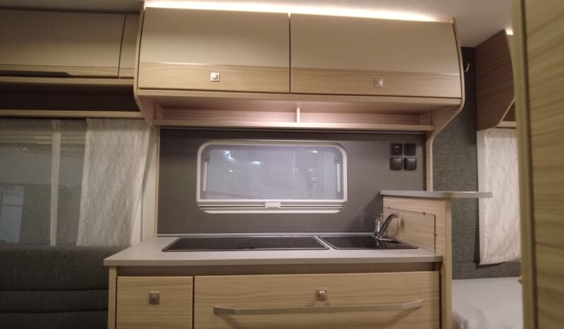 CARAVANA FENDT BIANCO ACTIV 445 SFB lleno