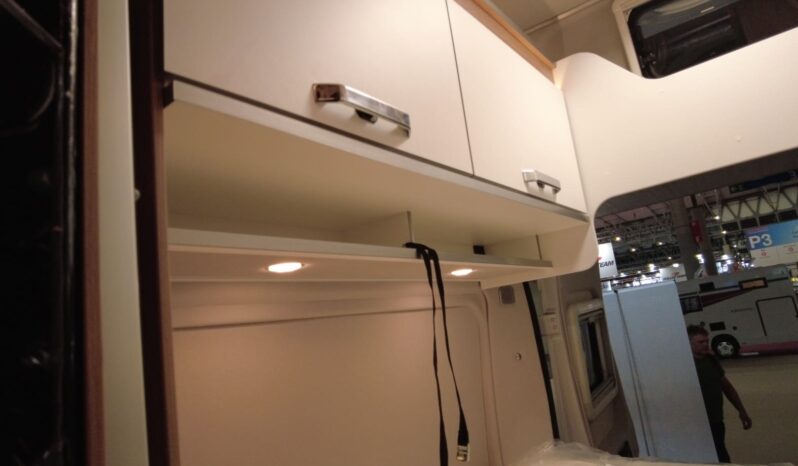 CAMPER WEINSBERG CARABUS 600 MQH lleno