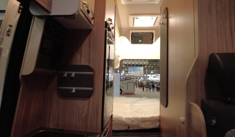 CAMPER WEINSBERG CARABUS 600 MQH lleno