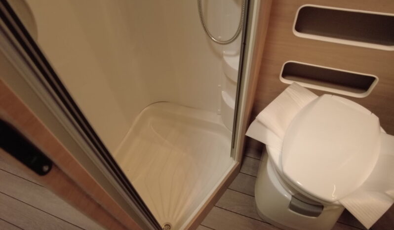 CARAVANA KNAUS SÜDWIND 500 QDK BLACK SELECTION lleno