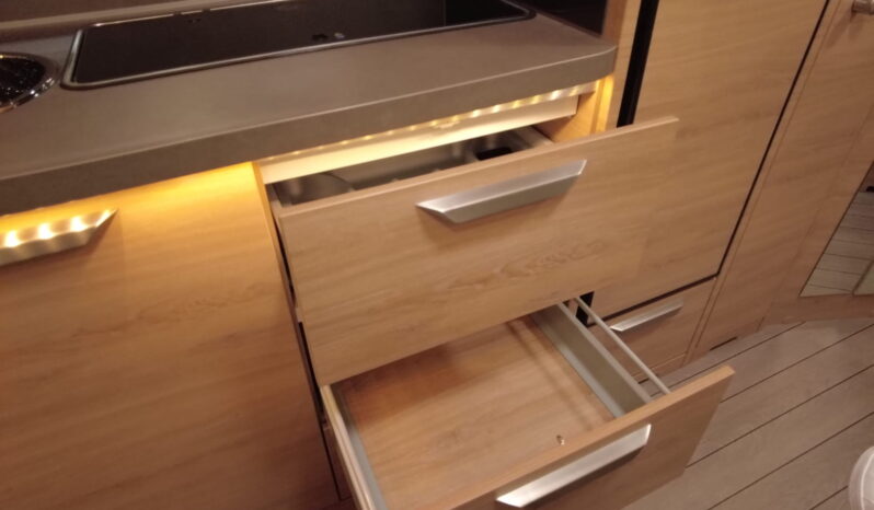 CARAVANA KNAUS SÜDWIND 580 QS BLACK SELECTION lleno