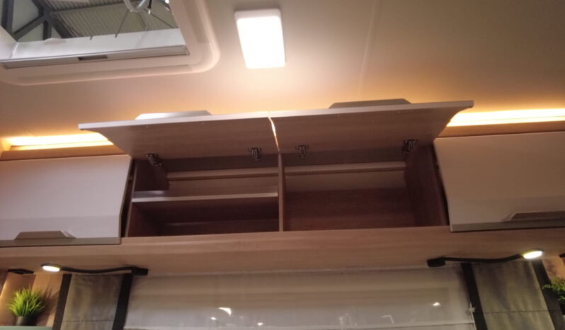 CARAVANA KNAUS SÜDWIND 580 QS BLACK SELECTION lleno