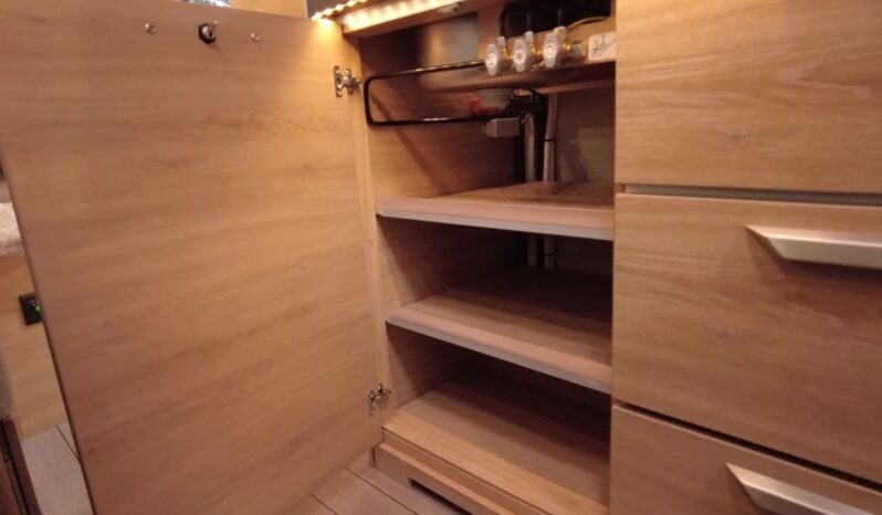 CARAVANA KNAUS SÜDWIND 580 QS BLACK SELECTION lleno