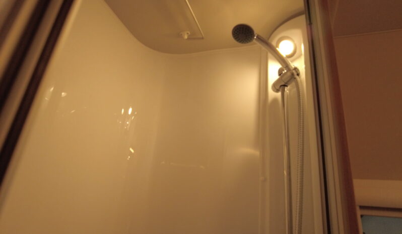 CARAVANA KNAUS SÜDWIND 580 QS BLACK SELECTION lleno