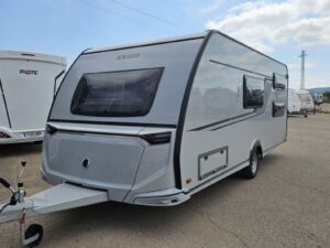 autocaravanas aragon caravana Knaus Südwind 580 QS Black Selection fuera