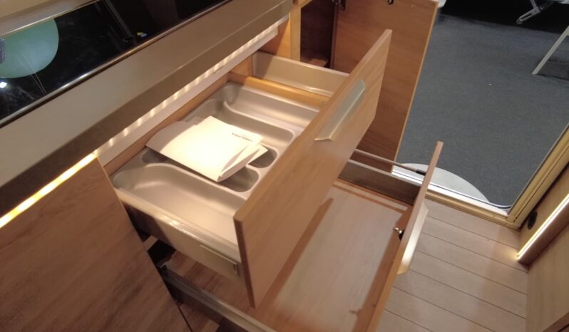 CARAVANA KNAUS SÜDWIND 650 PXB BLACK SELECTION lleno