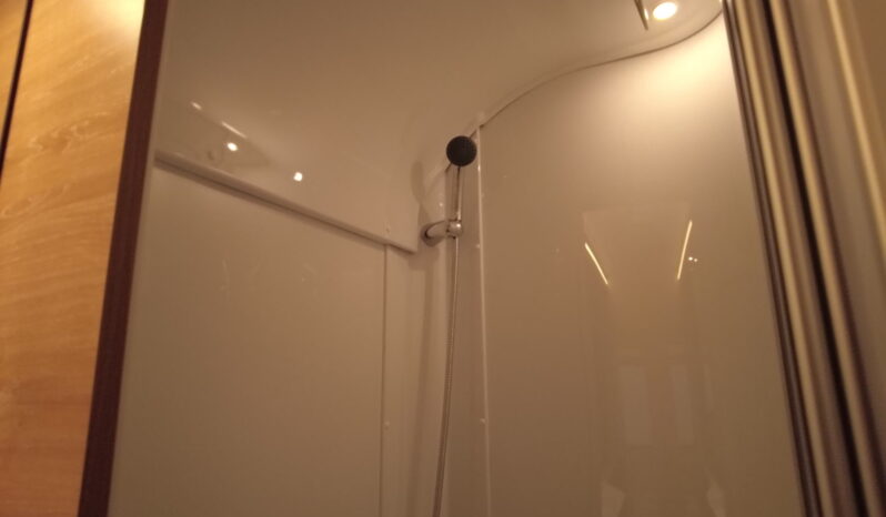 CARAVANA KNAUS SÜDWIND 650 PXB BLACK SELECTION lleno