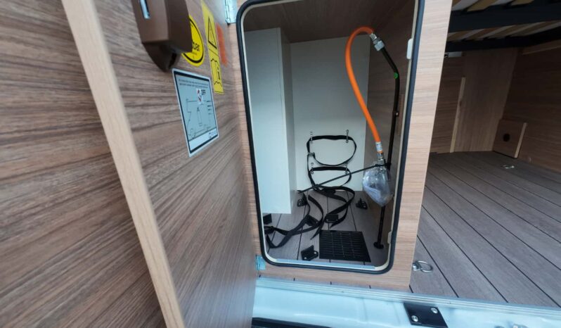 CAMPER WEINSBERG CARABUS 540 MQ lleno