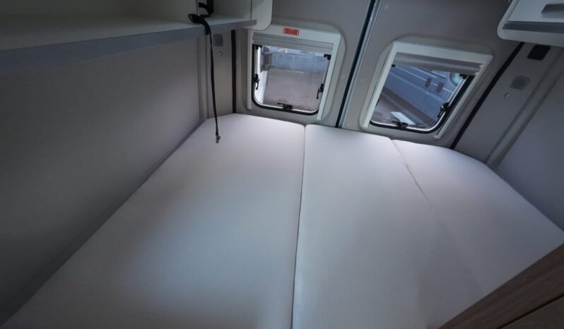 CAMPER WEINSBERG CARABUS 540 MQ lleno