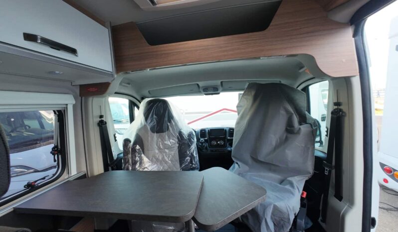 CAMPER WEINSBERG CARABUS 540 MQ lleno