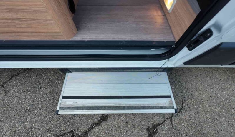 CAMPER WEINSBERG CARABUS 540 MQ lleno