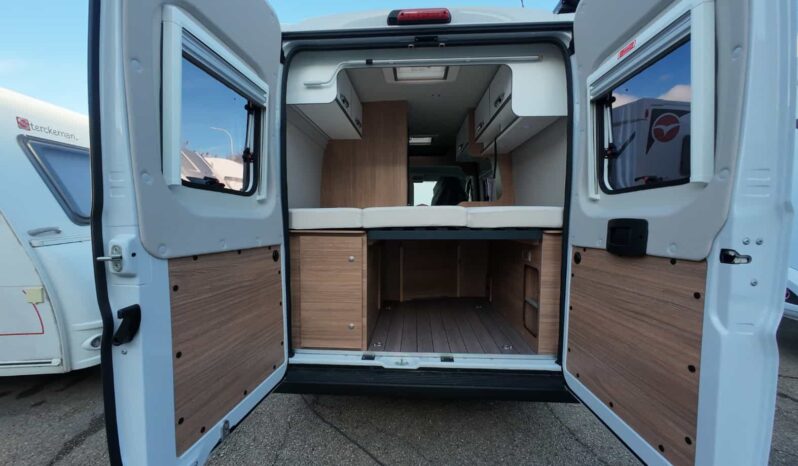 CAMPER WEINSBERG CARABUS 540 MQ lleno
