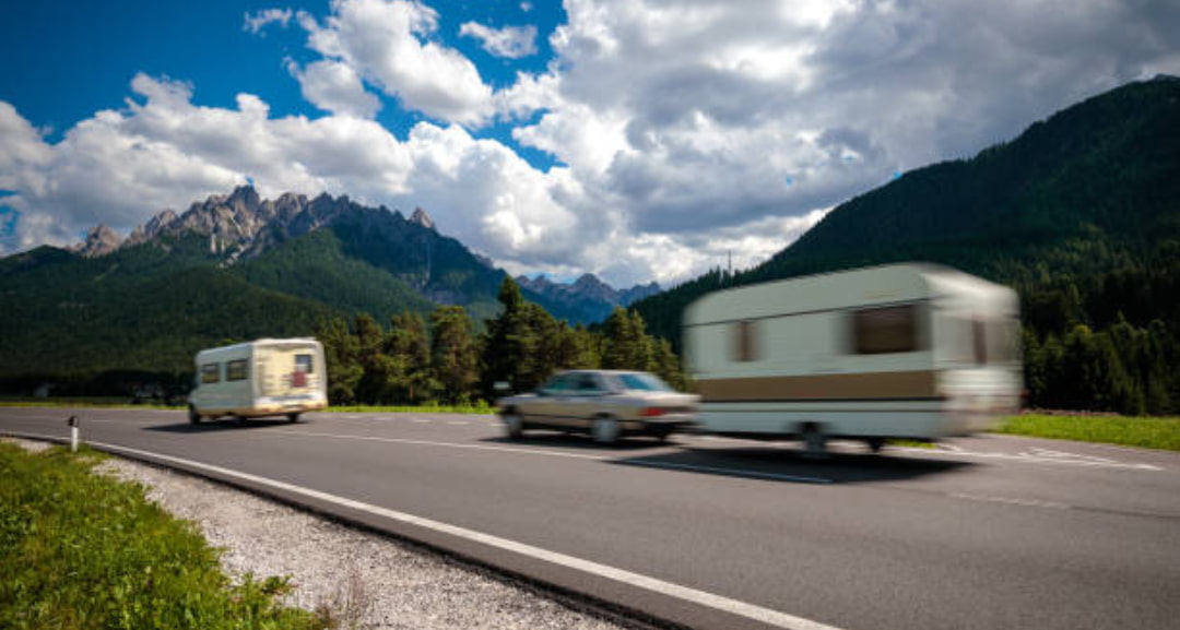 autocaravanas aragon conducir la caravana con viento fuerte