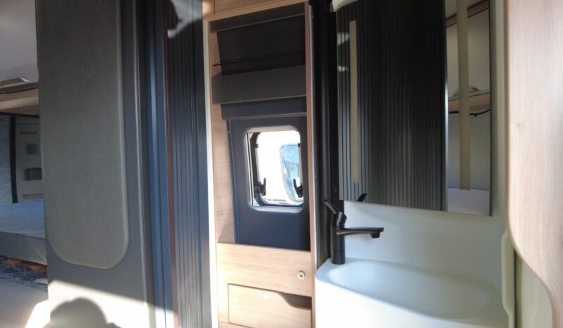 CAMPER KNAUS BOXLIFE 600 DQ PLATINUM (gris lanzarote) lleno