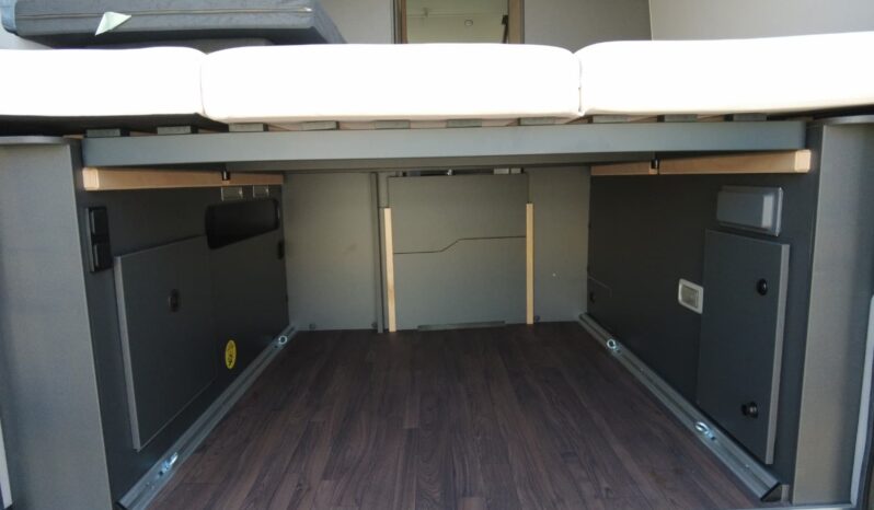 CAMPER KNAUS BOXLIFE 600 DQ PLATINUM (gris lanzarote) lleno